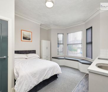 1 bedroom in a house share to rent - Photo 2