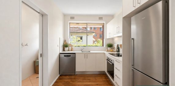 Light Filled Two Bedroom Unit in a Prime Ashfield Location - Photo 2