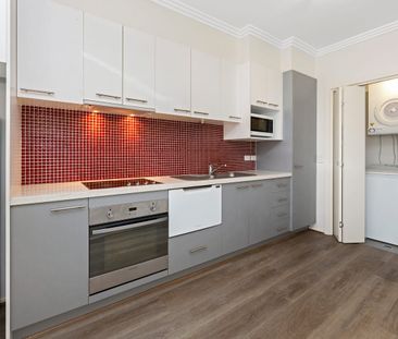 Convenient Location! - Photo 3