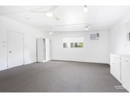 214 High Street, Berserker - Photo 4