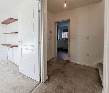 3 bedroom link detached house to rent - Photo 2