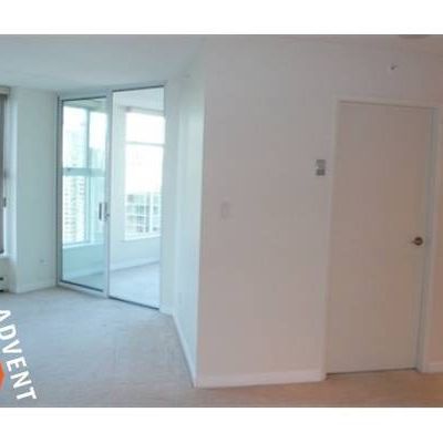 Bright and Spacious 1Bed 1Bath plus Den at LANDMARK 33 - Photo 1