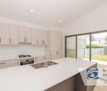 Stunning CBD Home - Photo 5