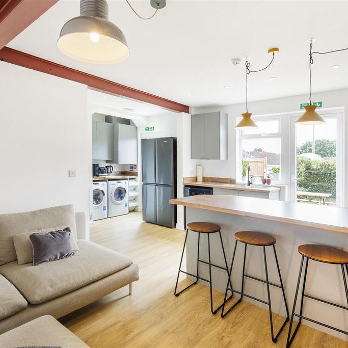 6 bedroom house to rent - Photo 1