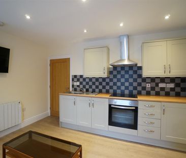 Apartment 2 239 Caernarfon Road - Photo 4