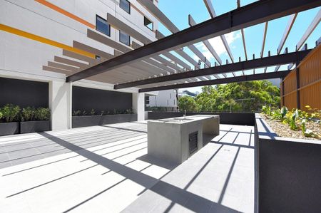 Unfurnished Two-Bedroom I Courtyard Apartment on Level 2 - Photo 4