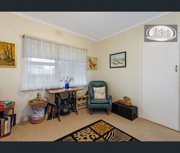 COMFORT, CONVENIENCE & CHARM - Photo 4