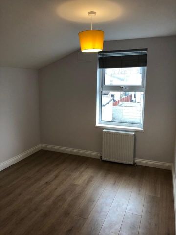 4 Bed Terraced House, Strone Road, E7 - Photo 2