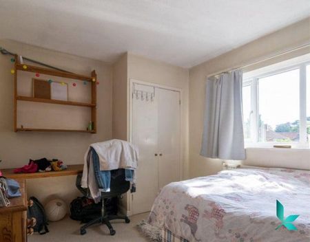 5 bedroom semi-detached house to rent - Photo 4