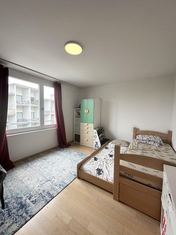 APPARTEMENT DE 4 PIÈCES À RHEINFELDEN (AG), MEUBLÉ, TEMPORAIRE - Photo 2