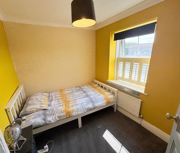 3 bedroom semi-detached house to rent - Photo 5