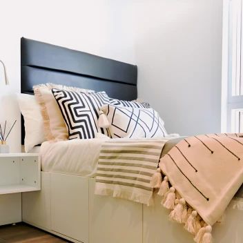 Comfy studio in a residence close to Victoria Centre - Photo 1