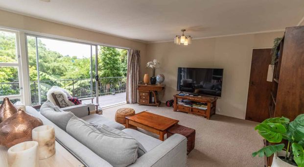 Large Family Home - Photo 1