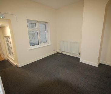 4 bedroom flat to rent - Photo 1