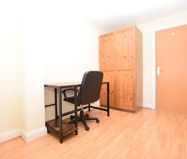 3 bedroom apartment to rent - Photo 4