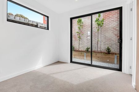 4/140 Yarra Street, Abbotsford VIC 3067 - Photo 3