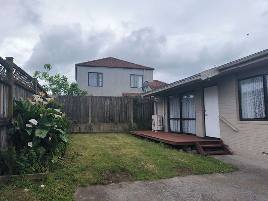 34A Grassways Ave Pakuranga - Photo 1