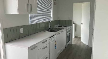 Renovated & Ready - Perfect - Photo 3