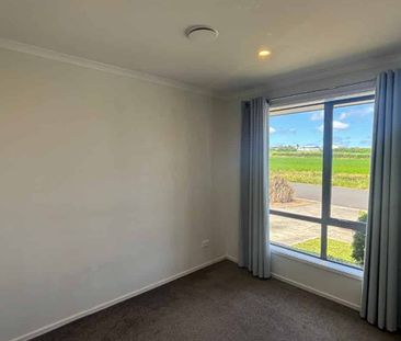 3 bedroom Family Home - Photo 2