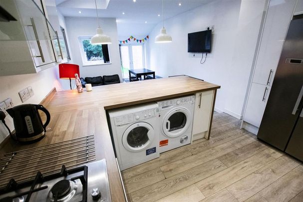 5 bedroom house to rent - Photo 1