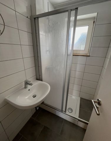 Schön geschnittene 4 Zimmer Wohnung mit Balkon - Photo 5