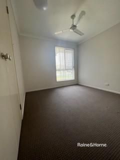 Neat & Tidy 3 Bedroom in Silkstone - Photo 3