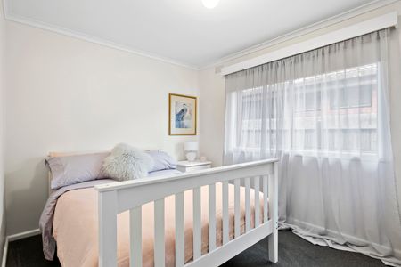 16 Sandowen Avenue, Burwood East VIC 3151 - House For Rent | Domain - Photo 5