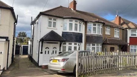 3 bedroom property to rent in Ilford - Photo 3