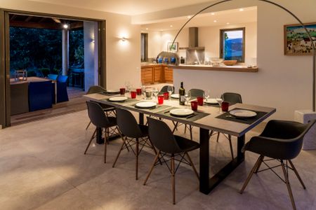 SUPERBE VILLA AVEC PISCINE A DEBORDEMENT POUR VOS VACANCES - Foto 4