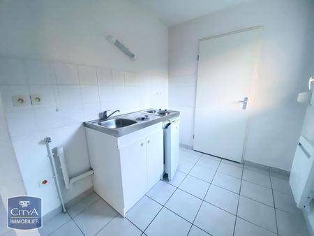 Location Appartement 2 pièces 53m² LE CATEAU CAMBRESIS 59360 - Photo 5