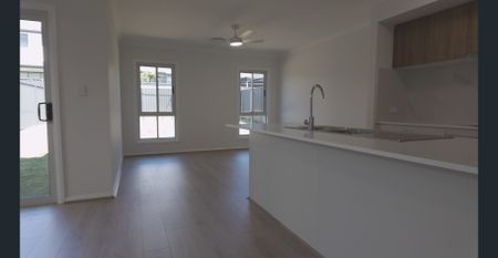 Brand New 5-Bedroom Family Home in Grantham Farm - Photo 5