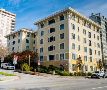 OCEAN FRONT HISTORIC APARTMENT! - Photo 1