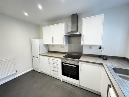 2 bedroom terraced house to rent - Photo 4