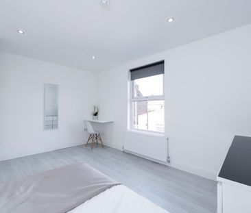 6 Bed Semi-Detached House, Lawrence Road, L15 - Photo 3