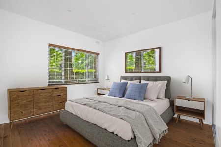 Refreshed Art Deco Apartment in Sought after Location - Photo 3