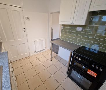 3 bedroom terraced house to rent - Photo 4