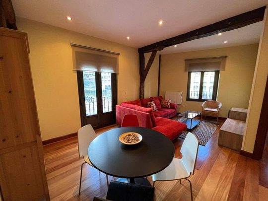 2 room luxury Apartment for rent in Bilbao, Spain - Photo 1