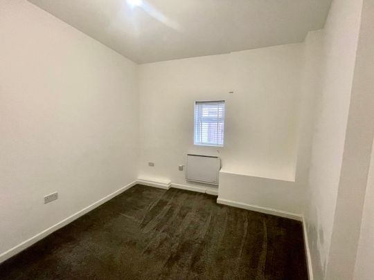 Queens Road, Aldershot, Hampshire, GU11 - Photo 1