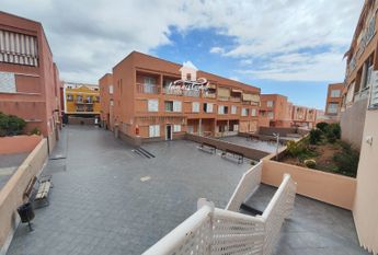 En alquiler piso en Adeje