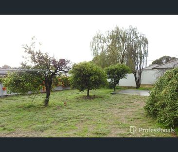 2 Brooks Street, Kalamunda, WA 6076 - Photo 6
