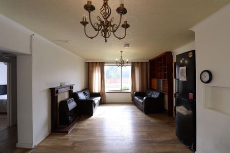 5 BED Bungalow To rent - Photo 2