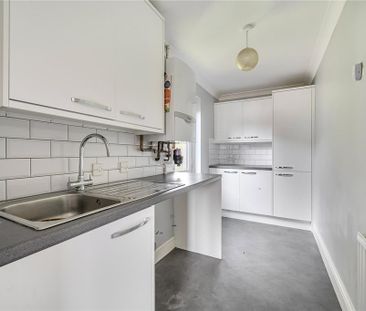 4 bedroom detached house to rent - Photo 5