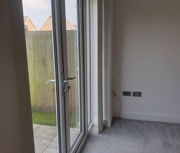 3 bedroom house to rent Sheldon Way, Larkfield, Aylesford, Kent, ME20 - Photo 4