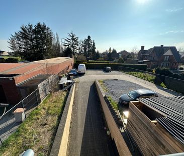 Ruim duplex appartement met 3 slaapkamers, terras en privé parking - Photo 4