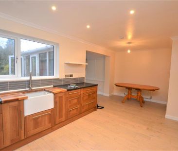 3 bedroom end of terrace house to rent - Photo 6