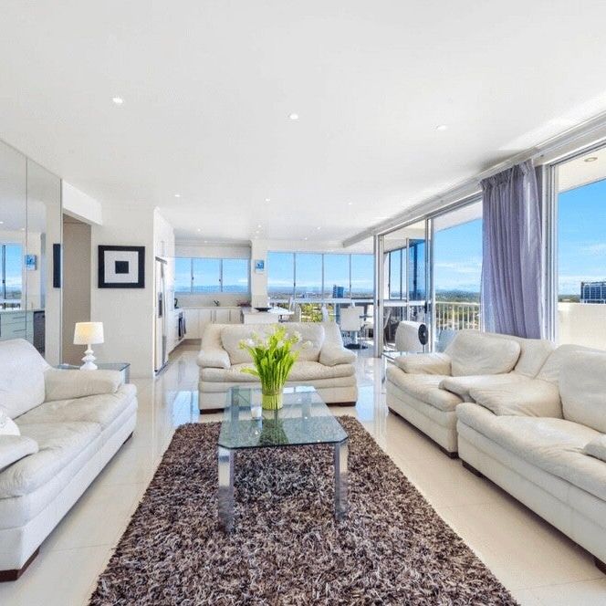 Surfers Paradise - Photo 1