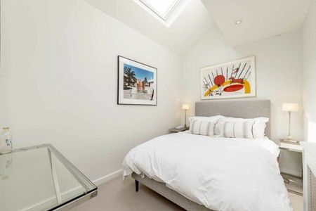 St. Lukes Mews, Notting Hill, W11 - Photo 4