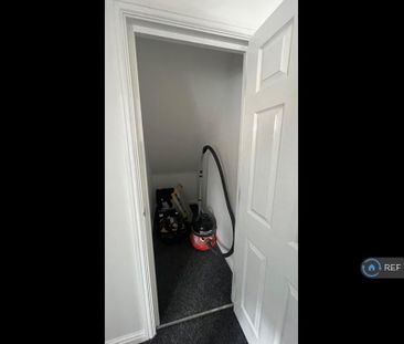 2 bedroom maisonette to rent - Photo 5