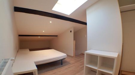 Location Appartement 2 pièces 38m² BORDEAUX 33000 - Photo 2