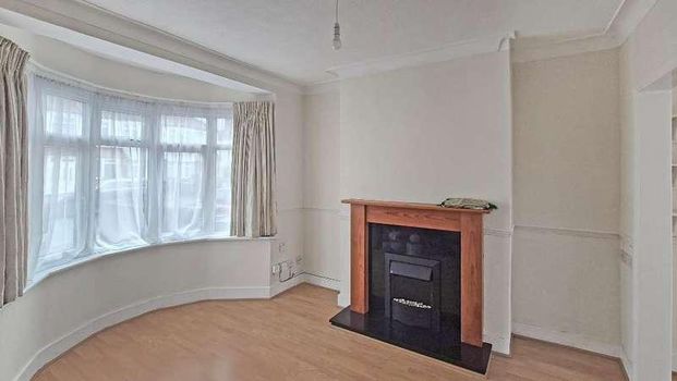 Morley Avenue, Edmonton, London, England, N18 - Photo 1